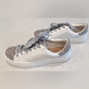 Women’s cheetah print shoes